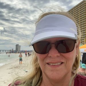 Meet your Posher, Monica